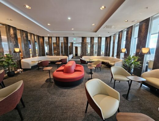 Air Canada Maple Leaf Lounge