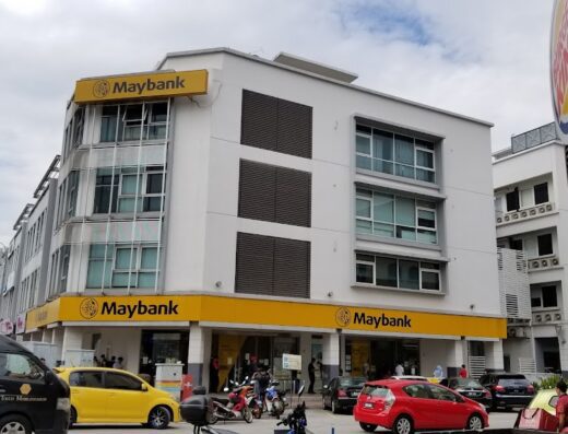 Maybank (Giza Kota Damansara)