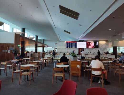Qantas Club and Business Lounge