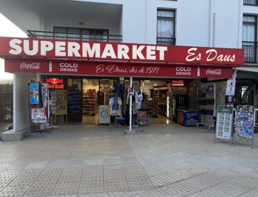 Es Daus Supermarket