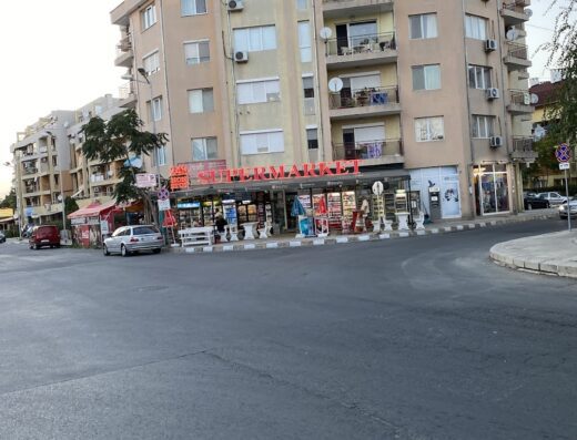 Supermarket nonstop 24/7