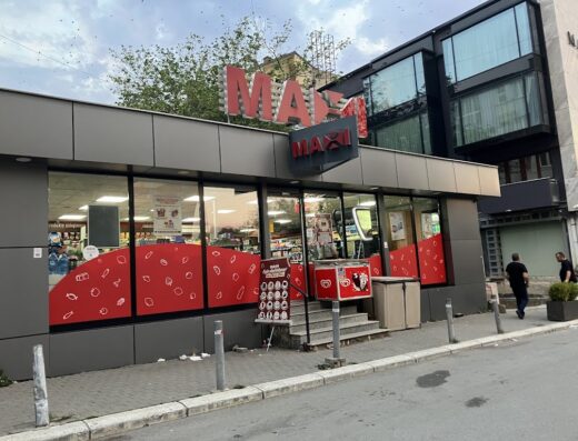 Maxi Supermarket 17
