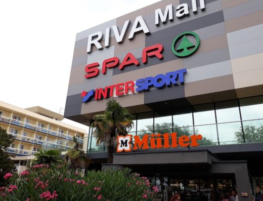 SPAR supermarket Poreč