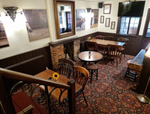 Ye Olde Fighting Cocks