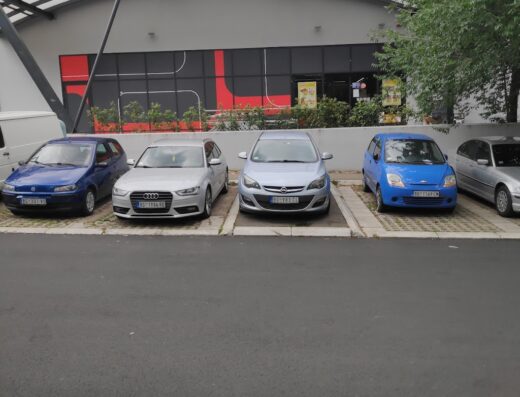 Maxi – Trgovačka (Žarkovo, Beograd)