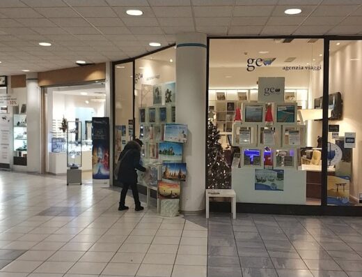 Azzurro centro commerciale