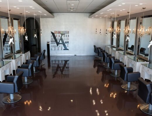 Von Anthony Salon