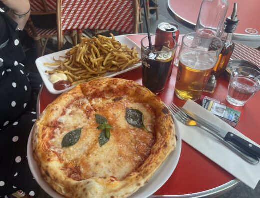 LE PARIS HALLES CAFÉ